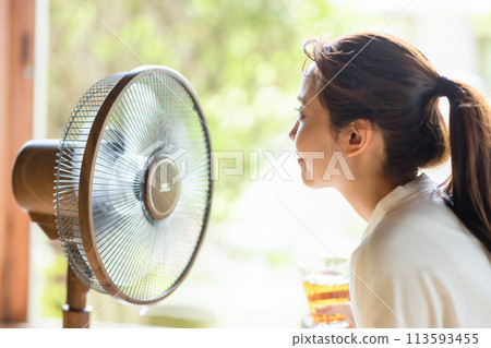 一個女人很酷的粉絲 一個女人很酷的粉絲 113593455