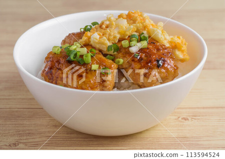 雞肉丸碗 113594524