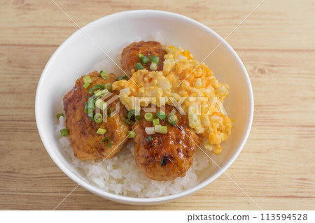 雞肉丸碗 113594528