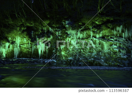 Illumination of the Misotsuchi Icicles in the Otaki area of Chichibu City 113596387