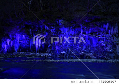 Illumination of the Misotsuchi Icicles in the Otaki area of Chichibu City 113596397