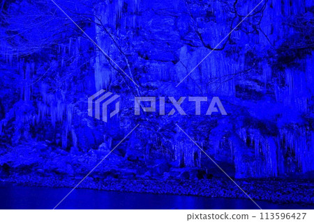 Illumination of the Misotsuchi Icicles in the Otaki area of Chichibu City 113596427