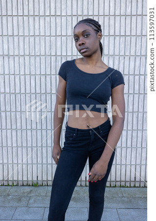 Chic Urban Presence Chic Urban Presence 113597031