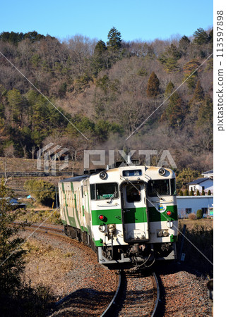 Two Kiha 48 series local trains running on the Karasuyama Line Two Kiha 48 series local trains running on the Karasuyama Line 113597898