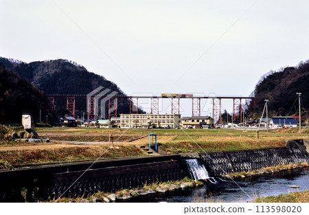 2006: A local train running on the old Yobetsu iron bridge 2006: A local train running on the old Yobetsu iron bridge 113598020
