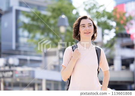 Inbound: Foreign women strolling through the streets of Tokyo Inbound: Foreign women strolling through the streets of Tokyo 113601808