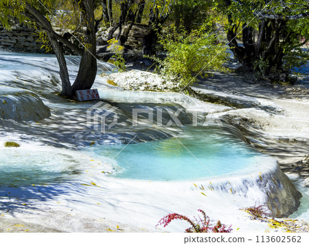 China's Yunnan-Haisui Limestone Shelf / Baishuitai, Yunnan, China 113602562