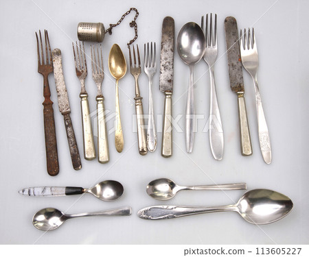 old set of cutlery 113605227