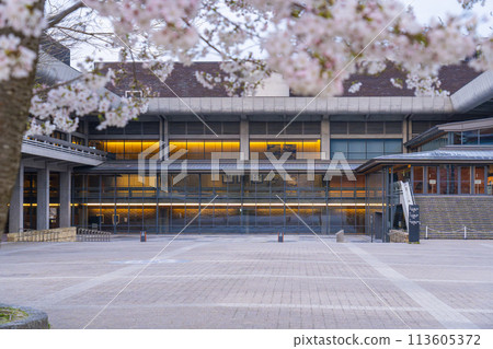 京都羅姆劇院(京都會館)的清晨 京都羅姆劇院(京都會館)的清晨 113605372