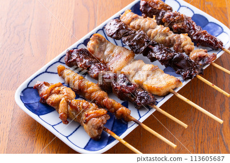 居酒屋烤雞肉串拼盤 113605687