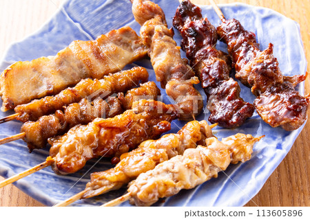 居酒屋烤雞肉串拼盤 113605896