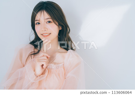 年輕女性的美麗形象 113606064