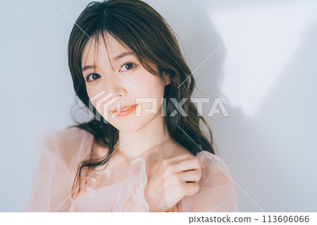 年輕女性的美麗形象 113606066