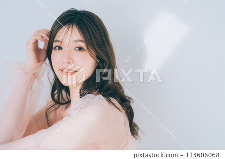 Beauty image of young women Beauty image of young women 113606068