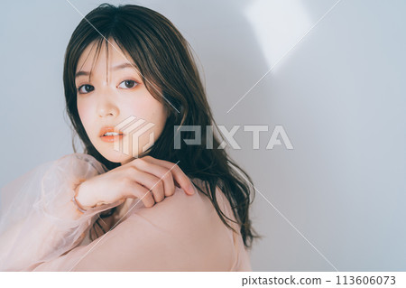 年輕女性的美麗形象 113606073