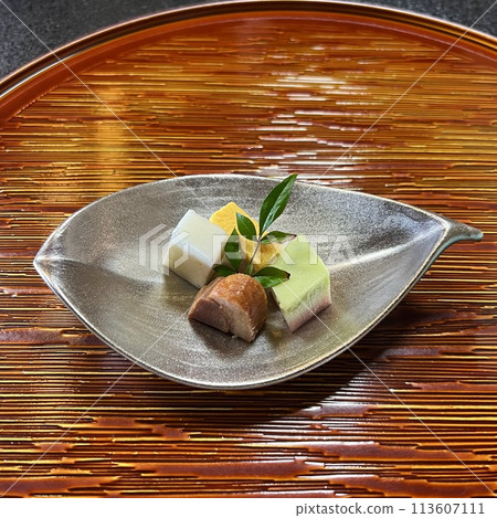Kaiseki cuisine served on a plate Kaiseki cuisine served on a plate 113607111