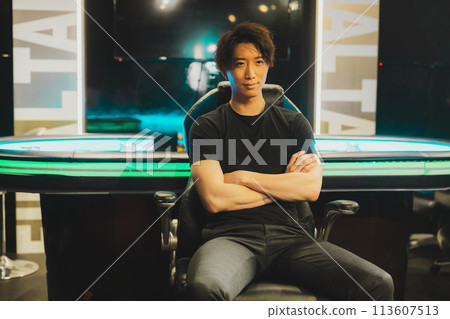 man in black t-shirt 113607513