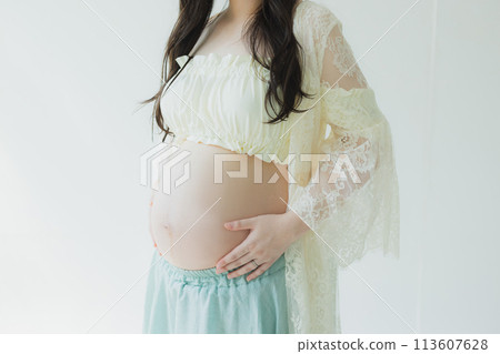 Maternity photo Maternity photo 113607628