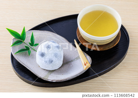 Black soybean daifuku 113608542