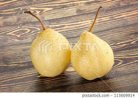 Natural organic Chinese yellow pears Natural organic Chinese yellow pears 113609914