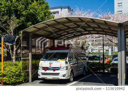 Doctor's car at a large hospital Doctor's car at a large hospital 113610942