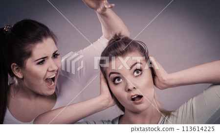 Two women having argue 113614225