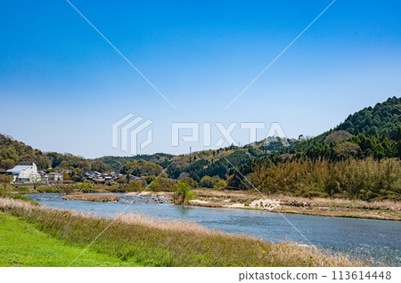 Clear Kizugawa River in Kyoto, Minamiyamashiro Village, Kyoto Prefecture Clear Kizugawa River in Kyoto, Minamiyamashiro Village, Kyoto Prefecture 113614448