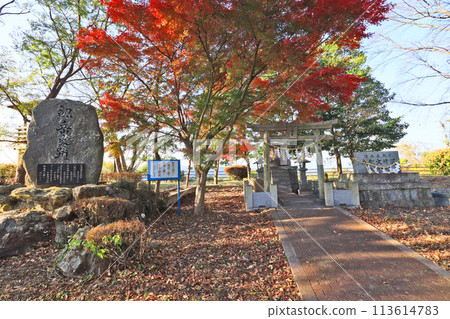 Yatsururugi Shrine Kamimiya, located on the summit of Mount Tsurugidake in Kurate Town, Fukuoka Prefecture 113614783
