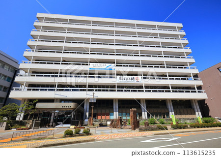 [Fukui Prefecture] Fukui City Hall on a clear day 113615235