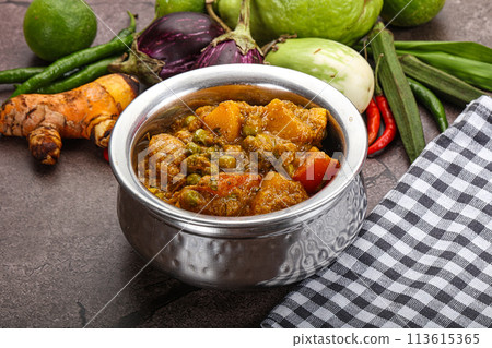 Indian traditional cuisine Aloo mutter Indian traditional cuisine Aloo mutter 113615365
