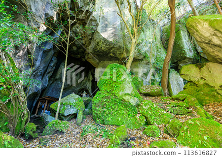 Spring Kamadoga Rock, Kuju District, Oita Prefecture Spring Kamadoga Rock, Kuju District, Oita Prefecture 113616827