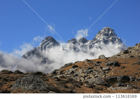 Peaks of Mount Tabuche and Tobuche seen from Dzongla, Nepal. 113618169