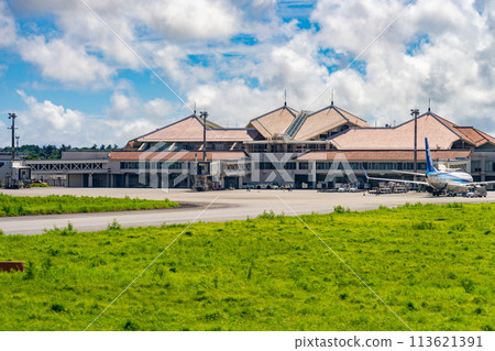 沖繩縣，宮古島市，度假村，島嶼，天堂，暑假，飛機，空拍，宮古機場，早晨，雲，航站樓，跑道 113621391