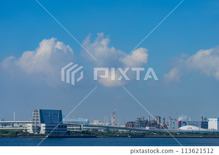 機場飛機 羽田機場 引擎早晨明亮的控制塔航站樓 D 跑道 機場飛機 羽田機場 引擎早晨明亮的控制塔航站樓 D 跑道 113621512
