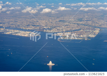 Airport, airplane, Haneda Airport, engine, morning, bright, control tower, terminal, runway D Airport, airplane, Haneda Airport, engine, morning, bright, control tower, terminal, runway D 113621823