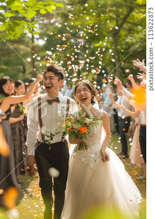 新娘和新郎舉行婚禮 113622873