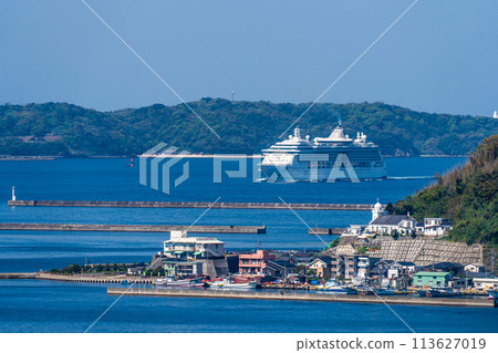 Cruise ship arriving at Nagasaki Port from Megami Ohashi Bridge [Nagasaki City] 113627019