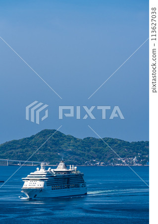 Cruise ship arriving at Nagasaki Port from Megami Ohashi Bridge [Nagasaki City] 113627038
