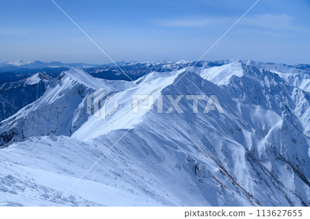 從谷川岳看到的主嶺山脈/雪山 從谷川岳看到的主嶺山脈/雪山 113627655