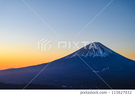Spectacular view of the sunrise and Mt. Fuji from Mt. Odake 113627832