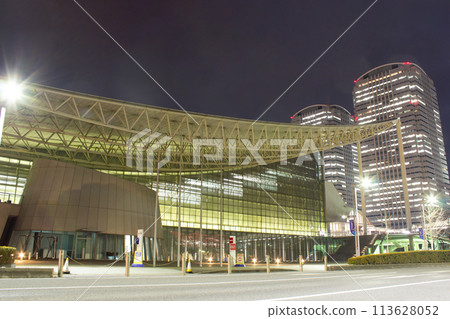 Night view of Makuhari Messe International Exhibition Hall 9-11 113628052