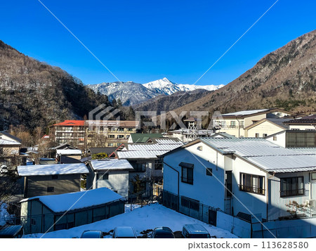 Okuhida: Mount Kasagatake as seen from Hirayu on the Alps Highway 113628580