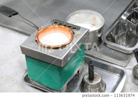 Making Dalgona (Caramel Candy) (Korea) 113631974