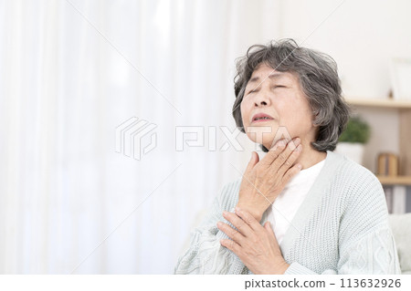 喉嚨痛的女高管 喉嚨痛的女高管 113632926