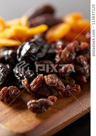 Dried fruit image Dried fruit image 113637120