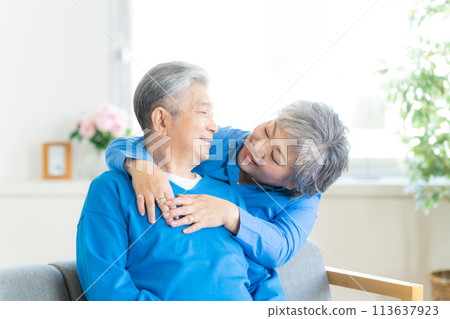 A good senior couple A good senior couple 113637923