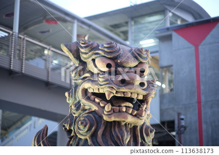 Shisa in the evening 113638173