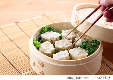 Chinese food: Shumai Chinese food: Shumai 113641186
