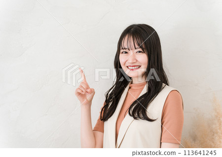 Women who visit beauty salons and hair salons (points, recommendations, campaigns, introductions) Women who visit beauty salons and hair salons (points, recommendations, campaigns, introductions) 113641245