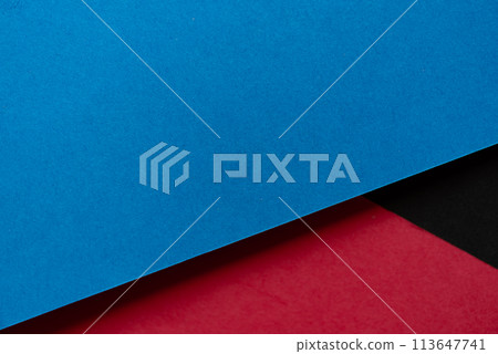 紅色、黑色和藍色建築紙張背景 113647741